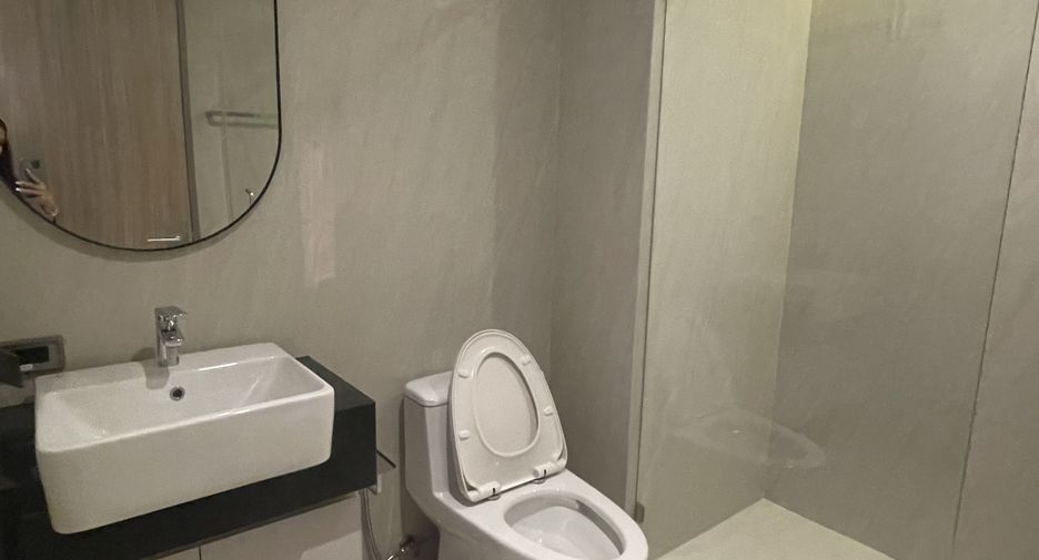 For rent 3 bedrooms apartment in Watthana, Bangkok