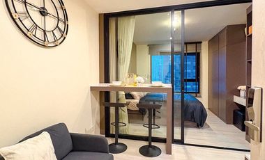 Wohnung zur Miete mit Studio in Watthana, Bangkok