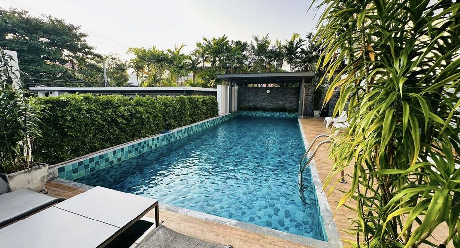 For rent 1 bed condo in Phra Khanong, Bangkok