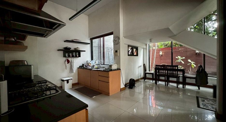 For rent 3 ベッドルーム house in Watthana, Bangkok