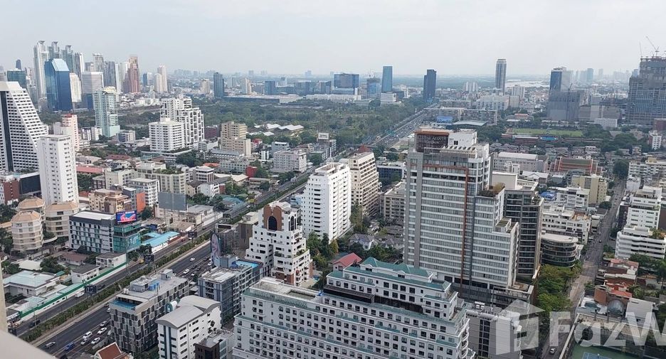 For rent 2 bedrooms condo in Pathum Wan, Bangkok