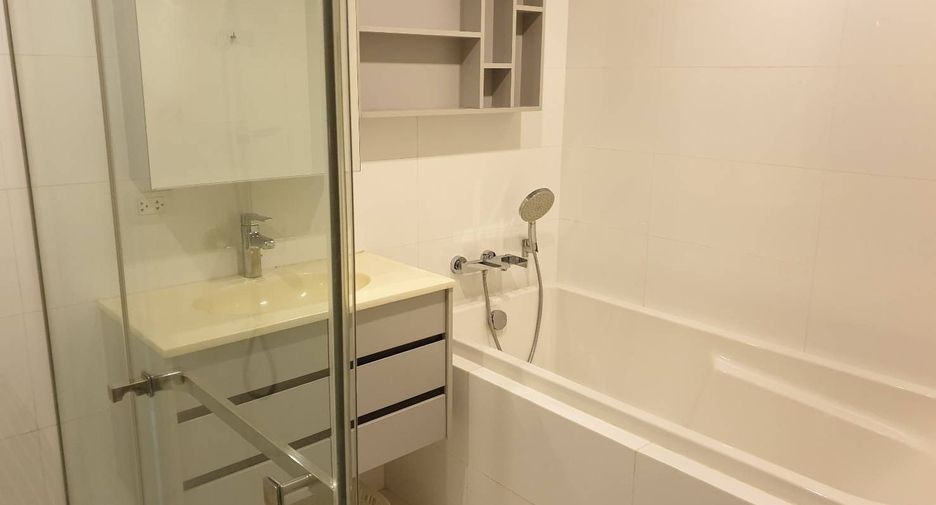For rent 1 bed condo in Watthana, Bangkok