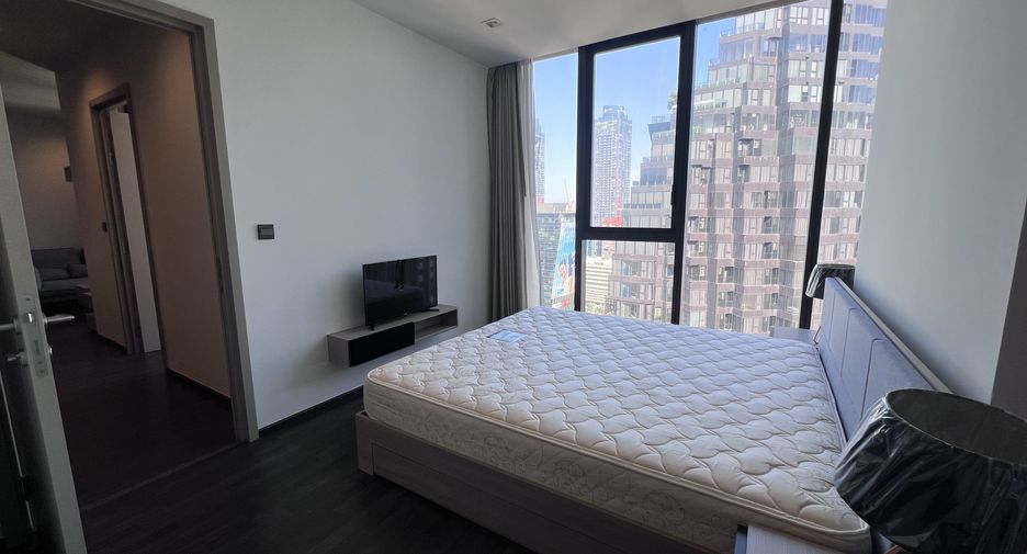 For rent 2 bedrooms condo in Huai Khwang, Bangkok