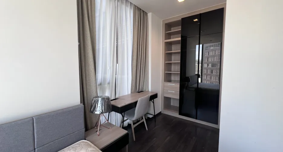For rent 2 bedrooms condo in Huai Khwang, Bangkok