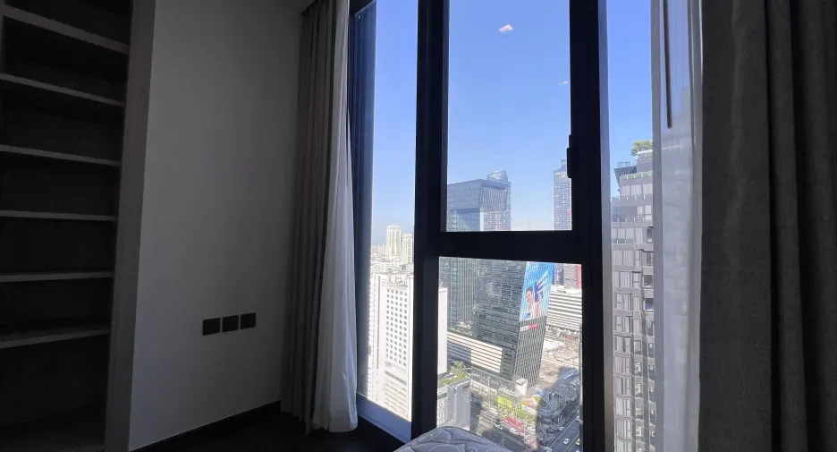 For rent 2 bedrooms condo in Huai Khwang, Bangkok