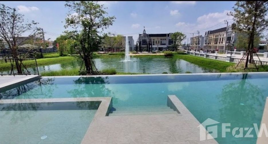 For rent 3 bedrooms townhouse in Bang Phli, Samut Prakan
