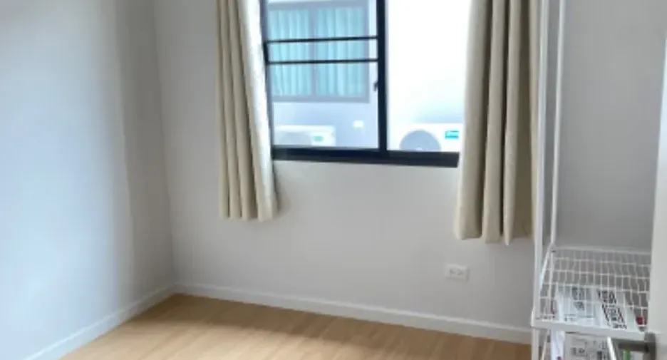 For rent 3 bedrooms townhouse in Bang Phli, Samut Prakan