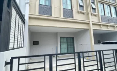 For rent 3 bedrooms townhouse in Bang Phli, Samut Prakan