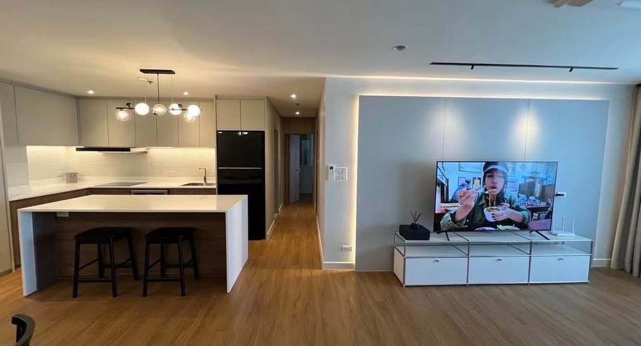 For rent 2 bedrooms condo in Khlong Toei, Bangkok