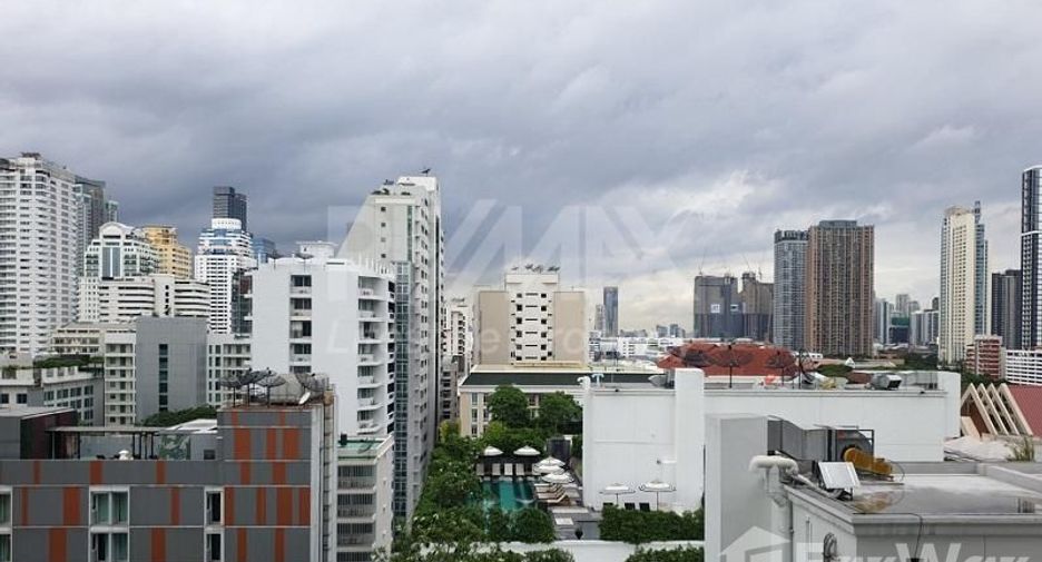 For rent 3 bedrooms condo in Watthana, Bangkok