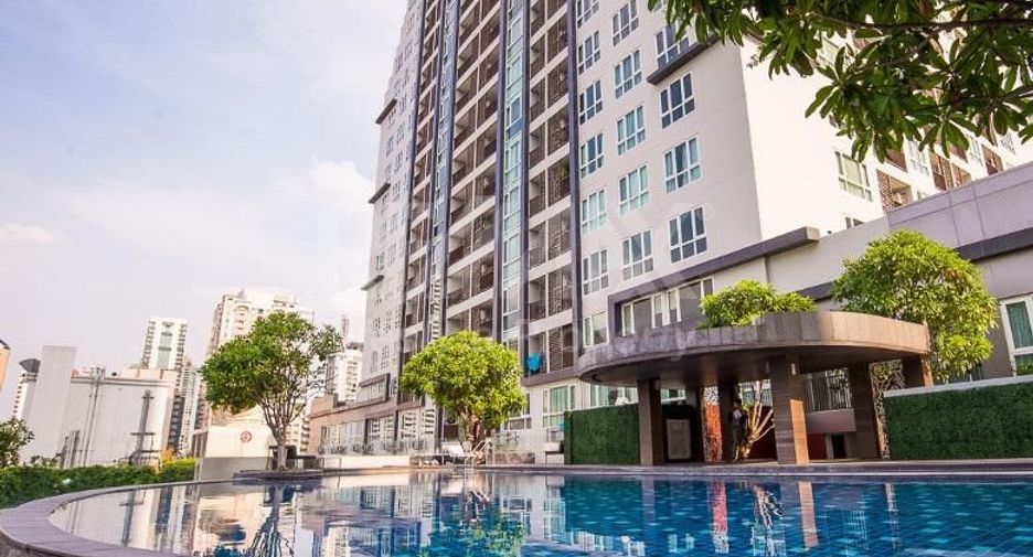 For rent 3 bedrooms condo in Watthana, Bangkok