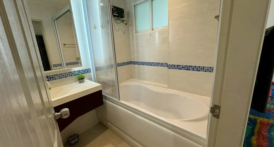 For rent 1 bed condo in Sathon, Bangkok