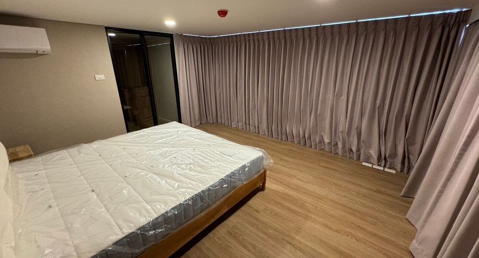 À louer 2 chambres condo à Huai Khwang, Bangkok