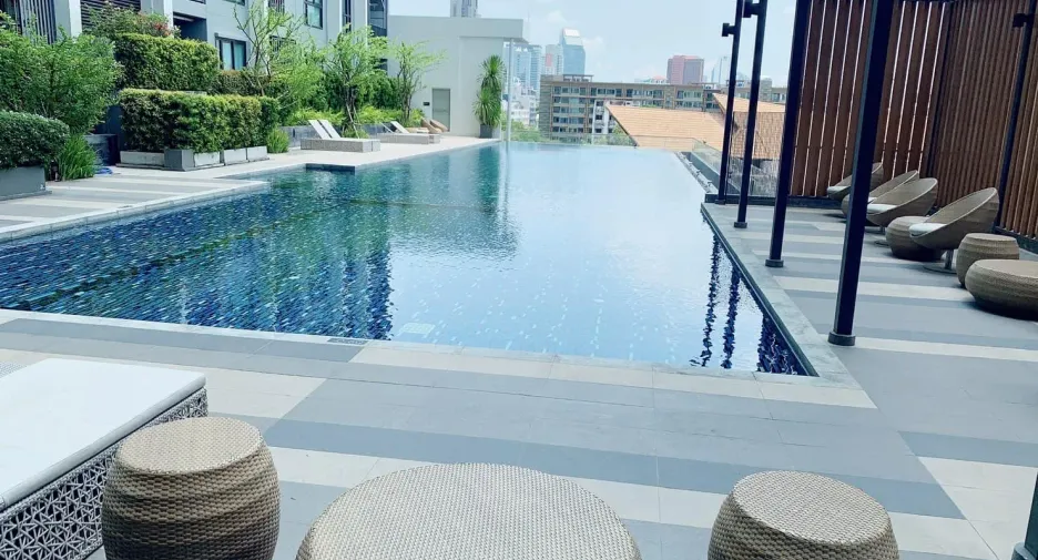 For rent 1 bed condo in Huai Khwang, Bangkok