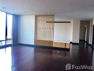 For rent 3 bedrooms condo in Pathum Wan, Bangkok
