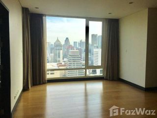 For rent 3 bedrooms condo in Pathum Wan, Bangkok