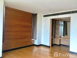 For rent 3 bedrooms condo in Pathum Wan, Bangkok