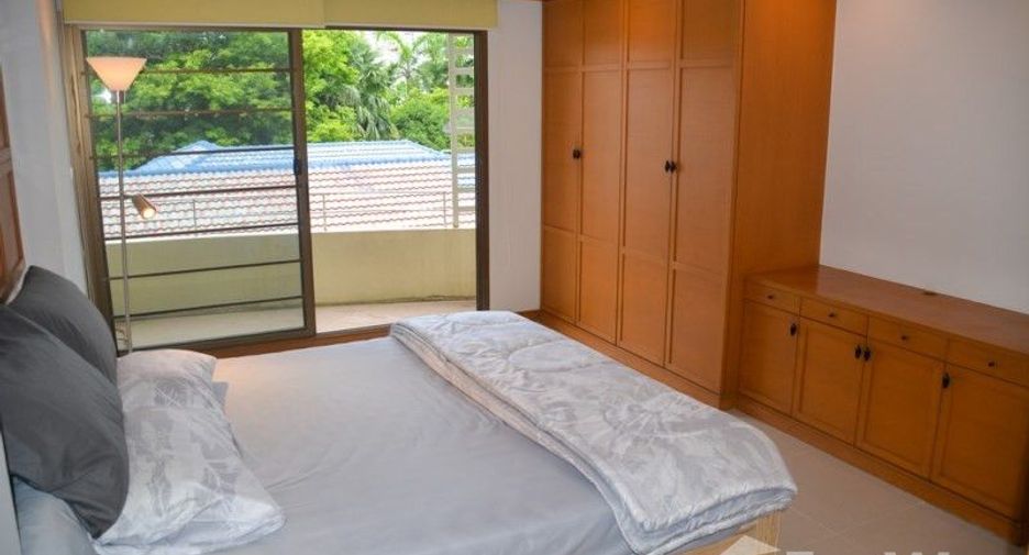 For rent 2 bedrooms condo in Yan Nawa, Bangkok