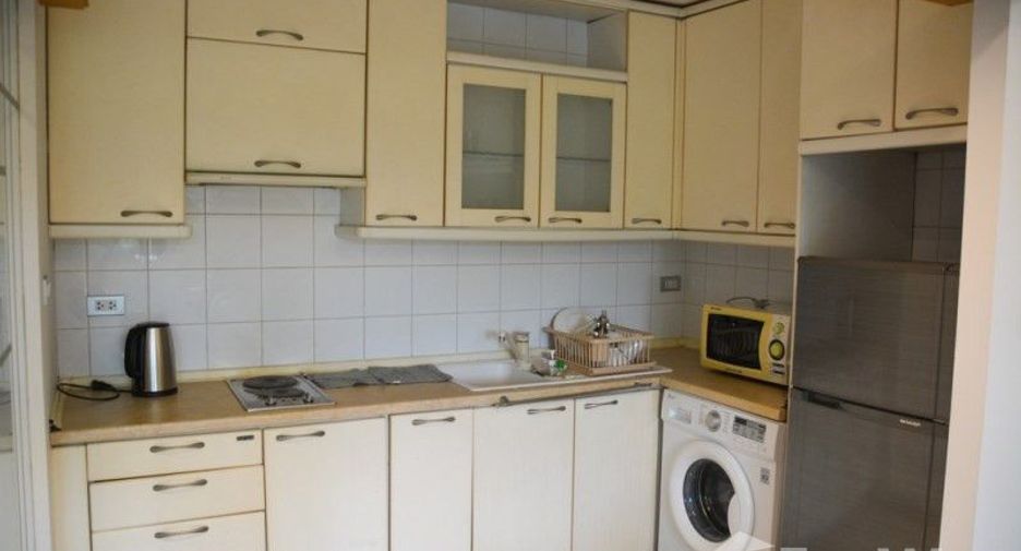 For rent 2 bedrooms condo in Yan Nawa, Bangkok