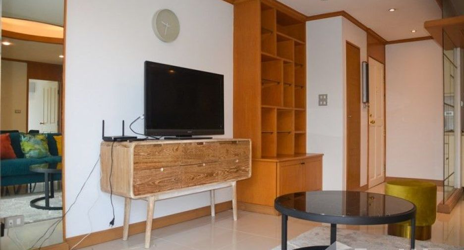 For rent 2 bedrooms condo in Yan Nawa, Bangkok