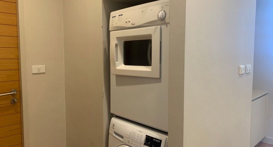 À louer 3 chambres appartement à Bang Kho Laem, Bangkok