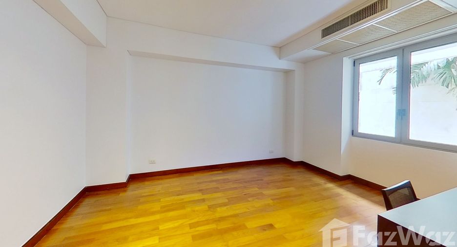 For rent 3 bedrooms condo in Pathum Wan, Bangkok