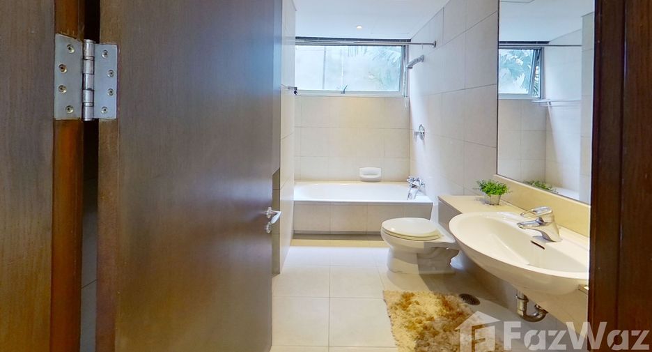 For rent 3 bedrooms condo in Pathum Wan, Bangkok