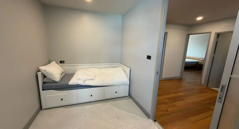 For rent 3 bedrooms condo in Watthana, Bangkok