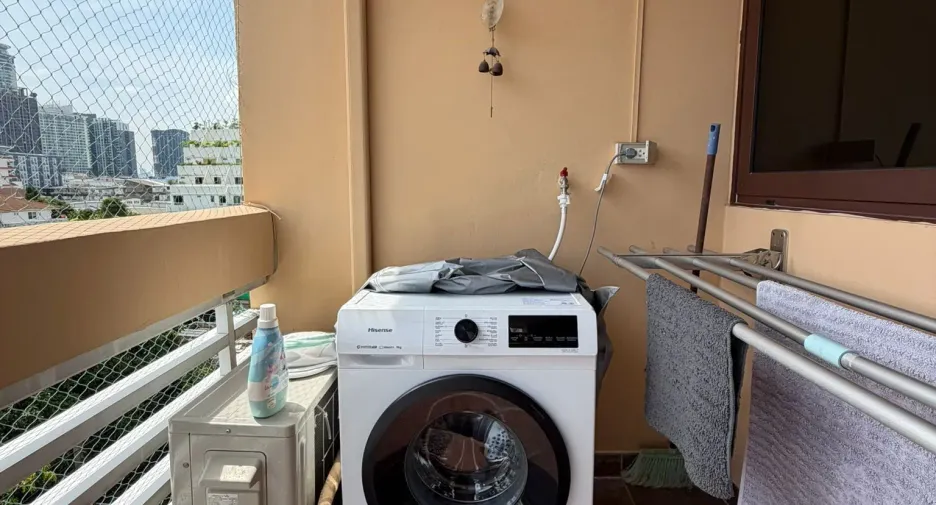 For rent 3 bedrooms condo in Watthana, Bangkok