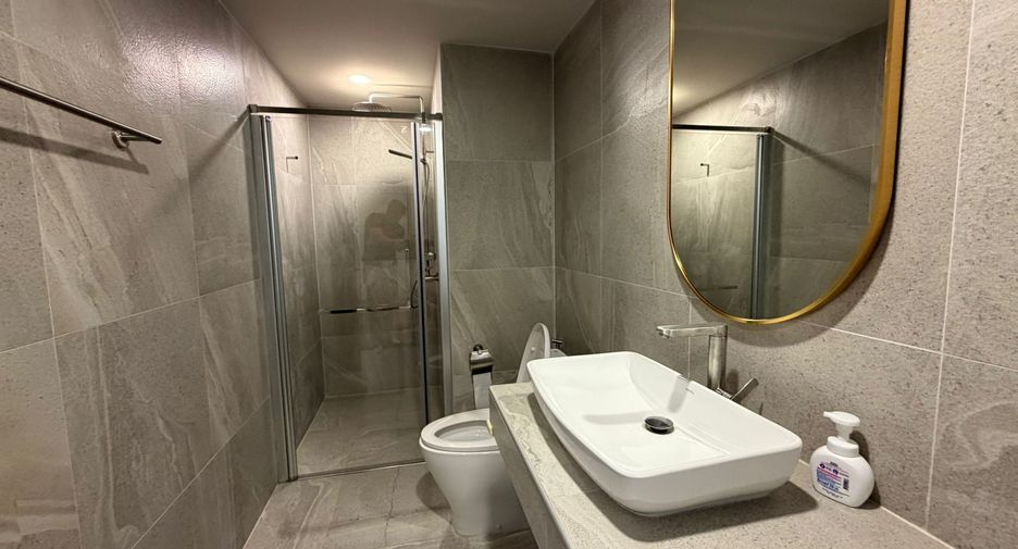 For rent 3 bedrooms condo in Watthana, Bangkok