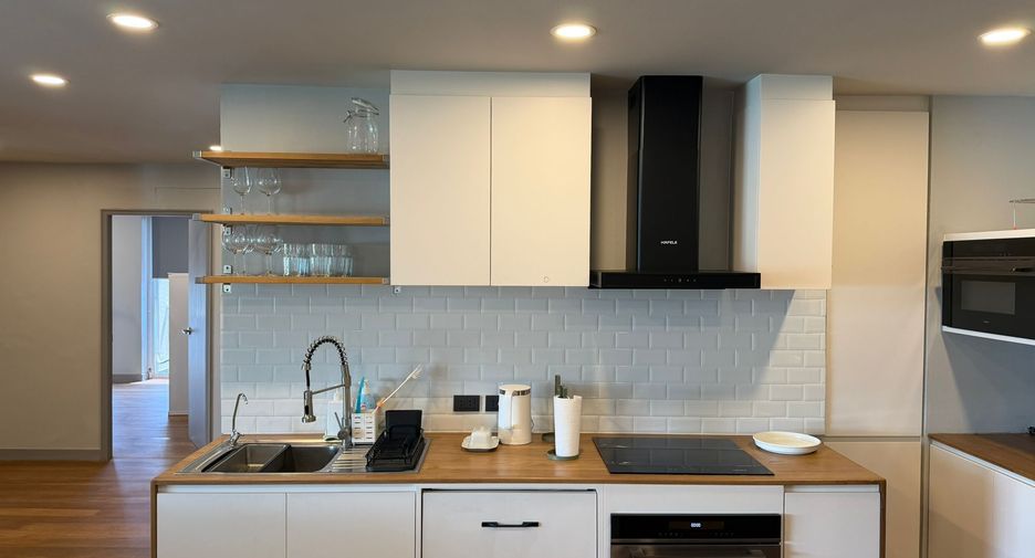 For rent 3 bedrooms condo in Watthana, Bangkok