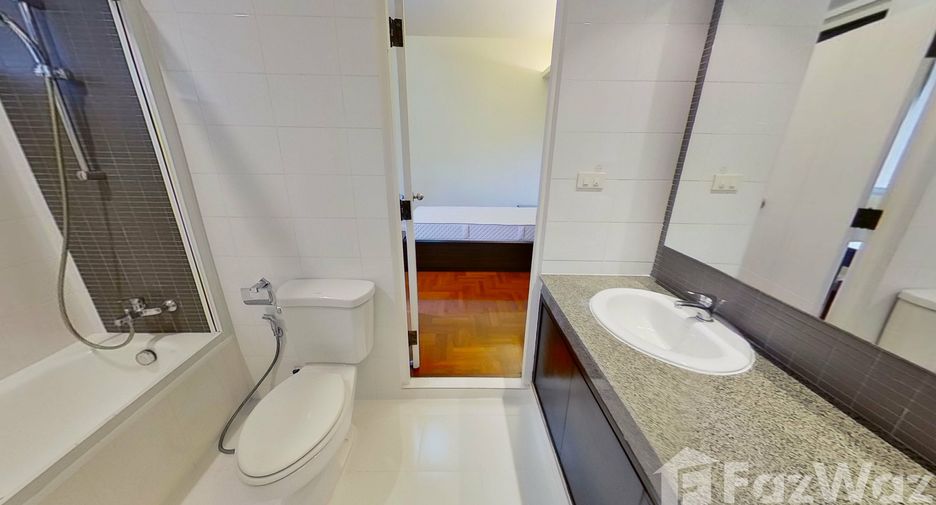 For rent 4 bedrooms condo in Khlong Toei, Bangkok