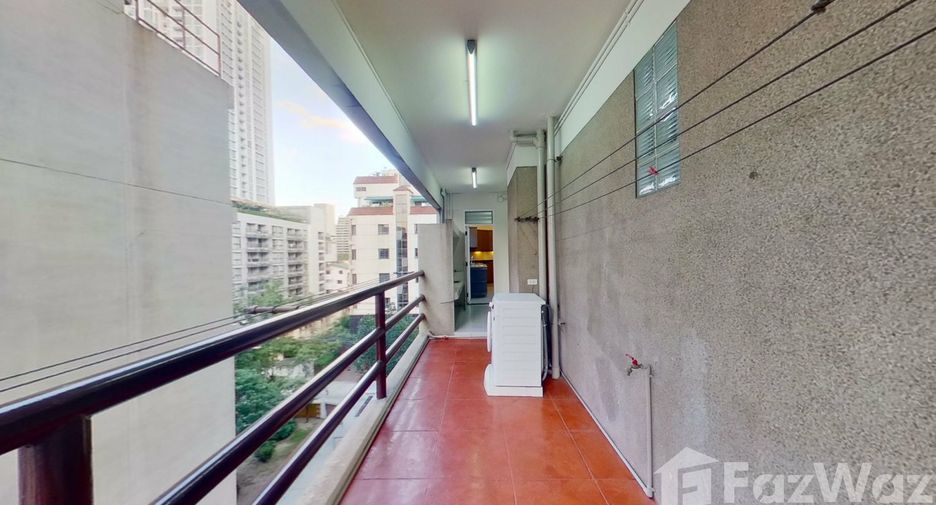 For rent 4 bedrooms condo in Khlong Toei, Bangkok