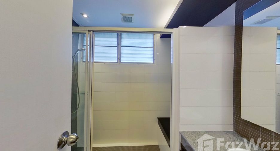 For rent 4 bedrooms condo in Khlong Toei, Bangkok