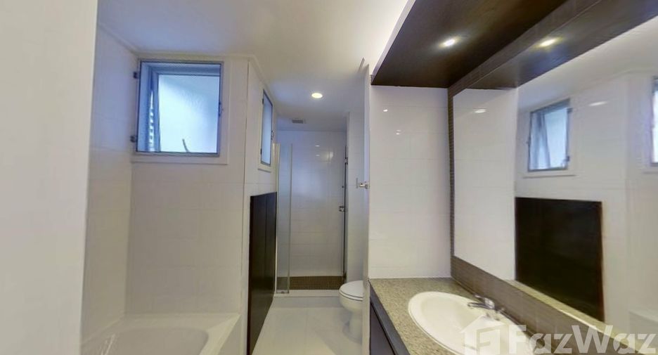 For rent 4 bedrooms condo in Khlong Toei, Bangkok