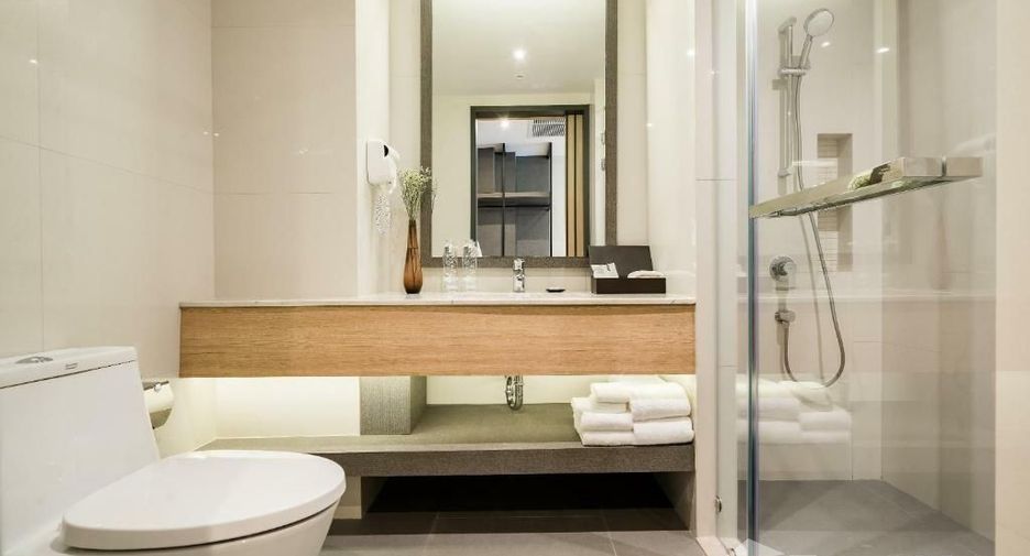 For rent 2 bedrooms apartment in Watthana, Bangkok