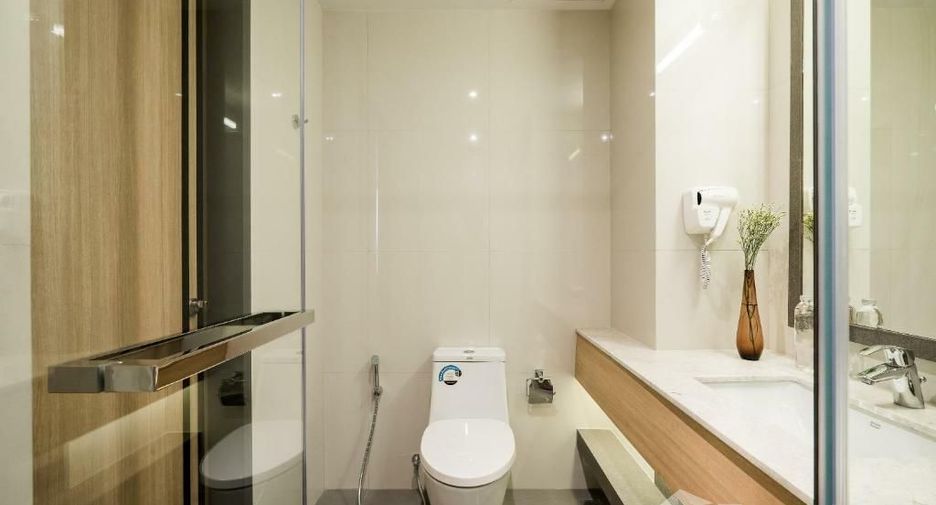 For rent 2 bedrooms apartment in Watthana, Bangkok