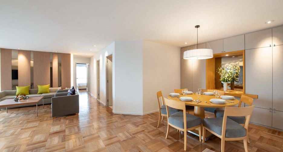 For rent 2 bedrooms apartment in Yan Nawa, Bangkok