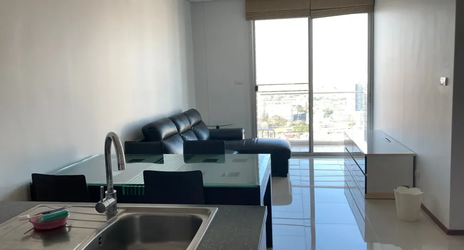 For rent 1 bed condo in Khlong San, Bangkok