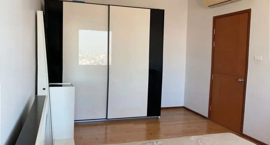 For rent 1 bed condo in Khlong San, Bangkok