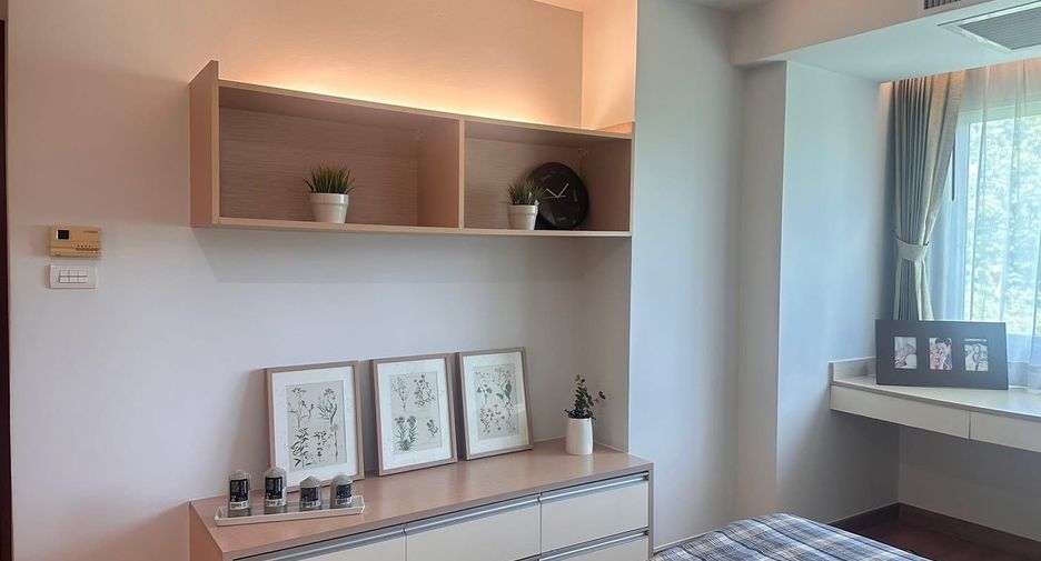 For rent 2 bedrooms condo in Phra Khanong, Bangkok