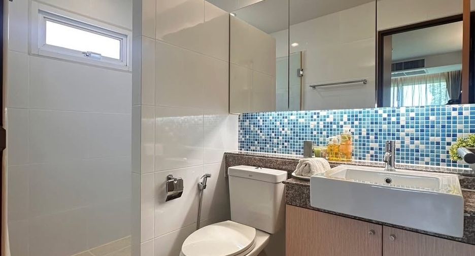 For rent 2 bedrooms condo in Phra Khanong, Bangkok