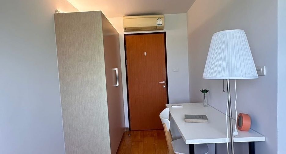 For rent 2 bedrooms condo in Phra Khanong, Bangkok