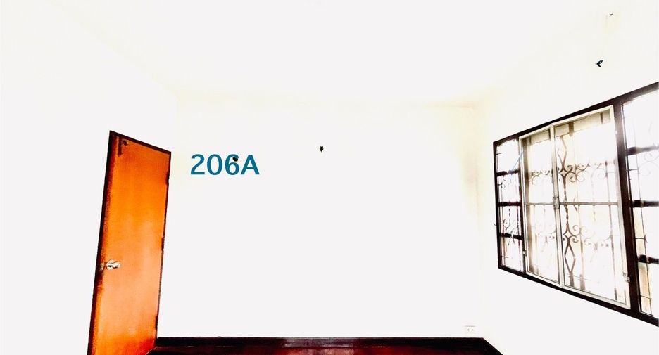 For rent 4 bedrooms house in Wang Thonglang, Bangkok
