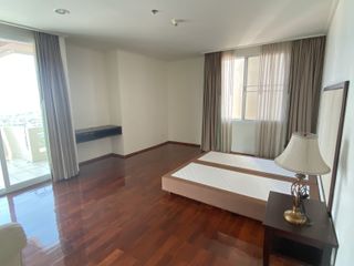 For rent 3 bedrooms apartment in Watthana, Bangkok