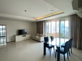 For rent 3 bedrooms apartment in Watthana, Bangkok