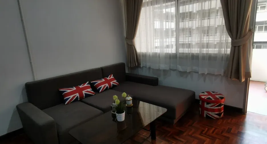 For rent 2 bedrooms condo in Huai Khwang, Bangkok