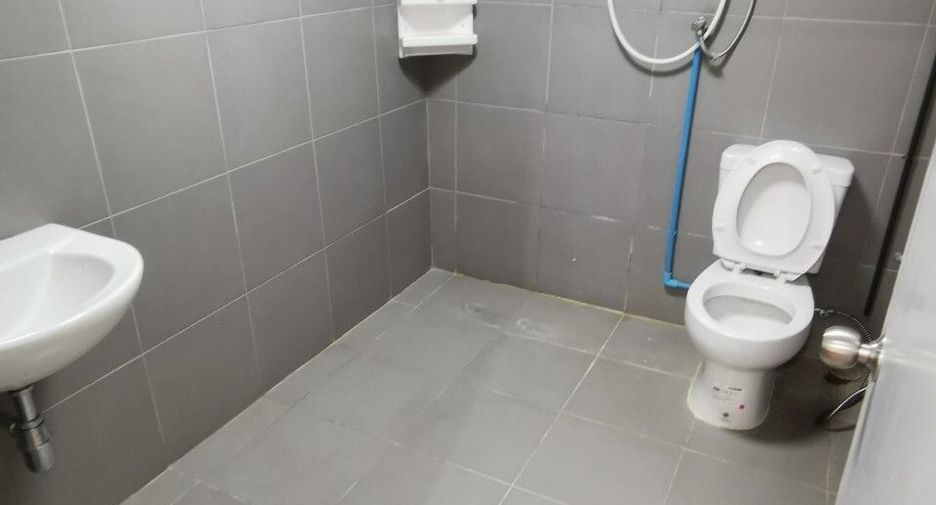 For rent 2 bedrooms condo in Huai Khwang, Bangkok