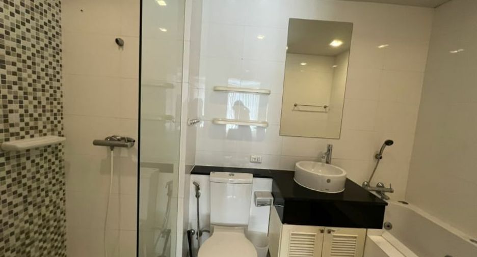 À louer 2 chambres condo à Watthana, Bangkok