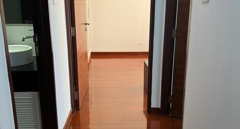 À louer 2 chambres condo à Watthana, Bangkok